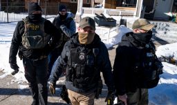 ICE reduce en 700 agentes su despliegue en Minnesota tras nuevos acuerdos de cooperación