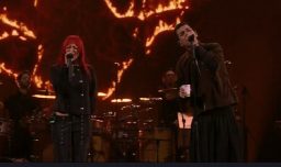 Milo J emociona en Viña 2026 junto a Akriila: El joven argentino y la chilena interpretan "Llora Llora"