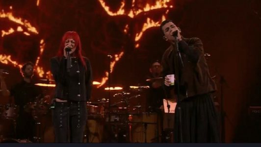 Milo J emociona en Viña 2026 junto a Akriila: El joven argentino y la chilena interpretan "Llora Llora"