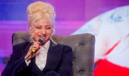 Mon Laferte es reconocida como la artista chilena más escuchada en la historia en la previa a su show en Viña 2026