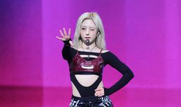 La Quinta Vergara le canta el cumpleaños a Haewon de NMIXX en perfecto coreano