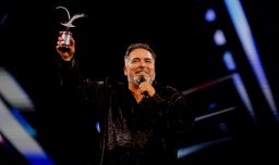 Rodrigo Villegas conquista por tercera vez la Quinta Vergara: Nostalgia, personajes y auto-humor en Viña 2026