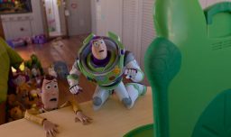 "Toy Story 5" lanza tráiler: Woody y Buzz se reencuentran para enfrentar la amenaza de una tableta llamada Lilypad
