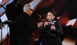 Un monstruo rendido le brinda a Gloria Estefan las gaviotas de plata y oro en Viña 2026