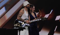 El desconocido motivo por el que vocalista de Jesse & Joy lloró en pleno escenario de Viña 2026