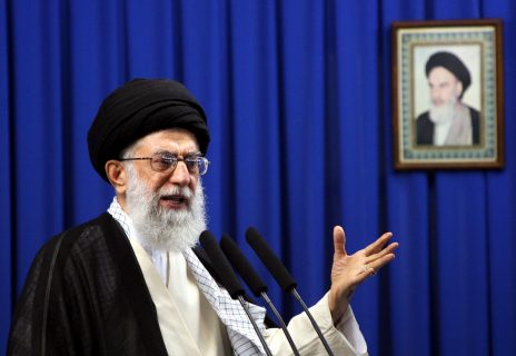 Quién era Ayatollah Ali Khamenei, el líder supremo de Irán que acaparó el país desde 1989