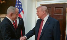 Trump se reúne con Netanyahu en Washington e insiste en lograr un acuerdo con Irán