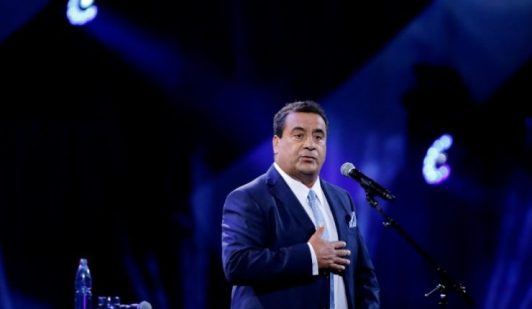 Excluyen a humorista Dino Gordillo de festival en Yerbas Buenas tras denucia por besar a una menor de edad en Villa Alegre