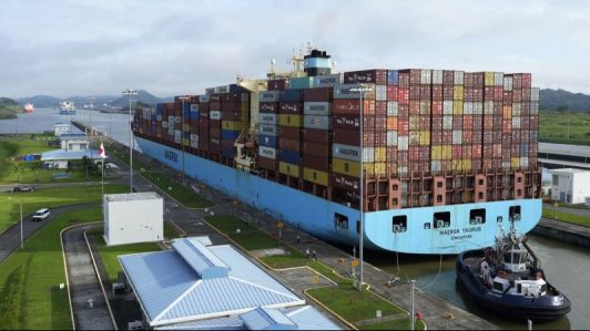 China advierte a Panamá que pagará un "alto precio" por la suspensión de contratos en los puertos