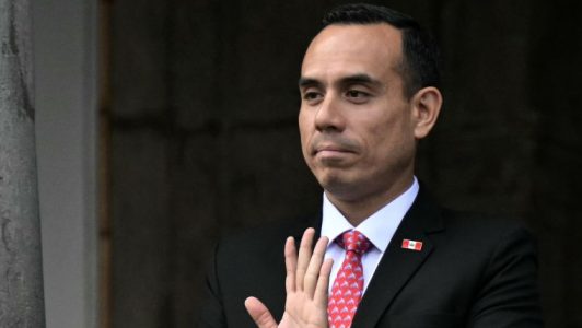 Análisis: por qué la “maldición” de la presidencia de Perú derribó a Jerí y amenaza a próximos presidentes