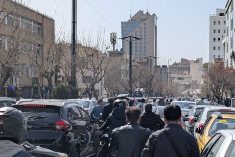 Irán lanza decenas de misiles balísticos hacia Israel, según medios estatales