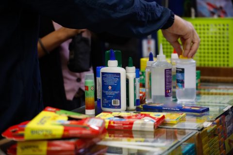 Sernac lanza cotizador de útiles y uniformes escolares: ¿Cómo funciona?