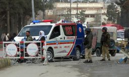 Unas 70.000 personas huyen del noroeste de Pakistán ante una posible ofensiva militar