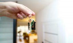 Por qué es tan difícil acceder a la vivienda en Chile: Las claves que lo explican