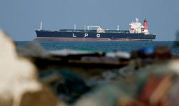 Doctora en Seguridad y Defensa: “Lo que ocurre hoy en el estrecho de Ormuz es vital para la subsistencia del Estado de Chile”