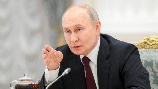 Rusia ayuda a Irán con inteligencia sobre bases y objetivos militares de Estados Unidos acusan fuentes