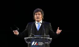 Milei se complica por el caso $LIBRA: Documento en celular de empresario afirma acuerdo de 5 millones dólares con presidente argentino