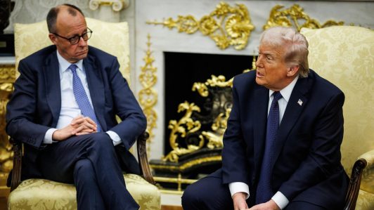 Canciller de Alemania dice estar en "sintonía" con Trump para "deshacerse del terrible régimen en Irán"