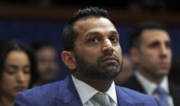 Revelan que hackers vinculados al gobierno iraní accedieron al correo electrónico personal del director del FBI