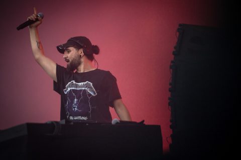 Momentos de tensión en show de Skrillex: DJ debió detener su presentación momentáneamente por aglomeraciones en primera fila