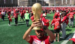 Ciudad de México alcanza el récord Guinness por la "clase de fútbol más grande del mundo": Reunió a 9.500 personas