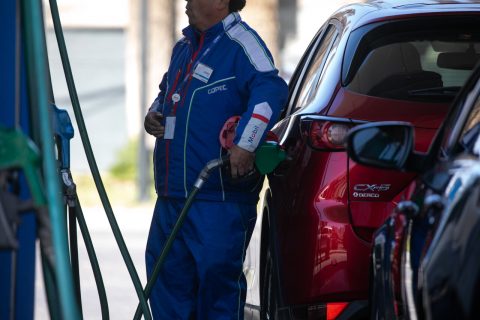 Golpe al bolsillo en suspenso: ¿Cuánto podrían subir las bencinas si modifican el Mepco?