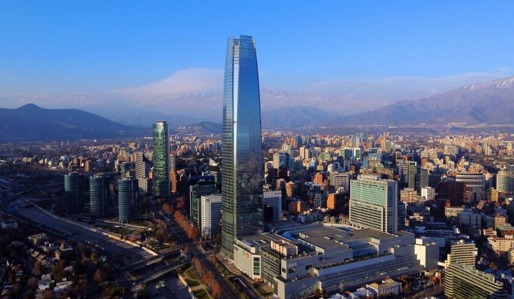 Banco Central eleva proyección de inflación y reduce expectativa de crecimiento en Chile