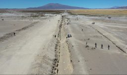 Militares se despliegan en el norte para la construcción de zanja en la frontera