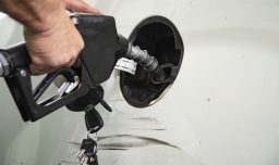 Impacto del conflicto en Medio Oriente: "En las próximas semanas vamos a ver incrementos en el precio del combustible"