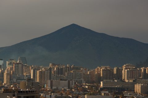Senapred decreta Alerta Temprana Preventiva en 10 comunas de la RM por lluvias y riesgo de aluviones