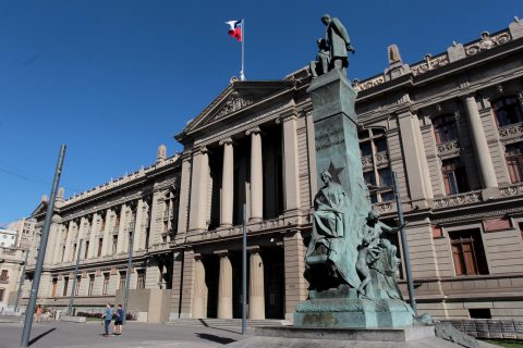 ¿Deudas del dueño anterior? Fallo de la Corte Suprema protegió a una propietaria frente al Banco Santander