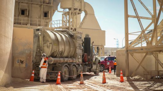 Enami abre proceso para vender más de 400 mil toneladas de minerales en stock