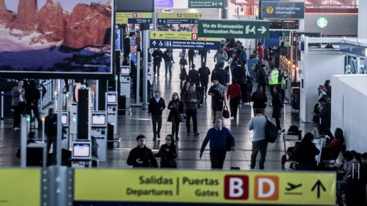 Ministerio de Obras Públicas anuncia nueva licitación para ampliar el Aeropuerto de Santiago