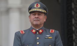 Realizan traspaso de mando en el Ejército: Quién es Pedro Varela, el nuevo comandante en Jefe de la institución