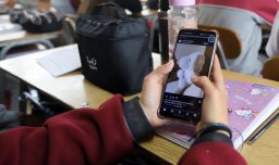 Comenzó el año escolar 2026: Así funciona la ley que prohíbe el uso de celulares en colegios
