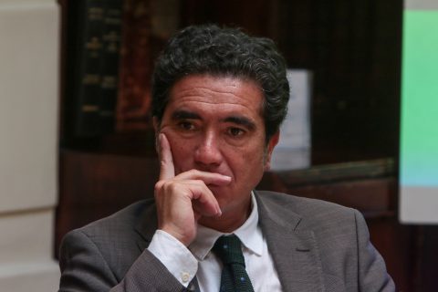 Ignacio Briones cuestiona uso del concepto “Estado en quiebra” y advierte efectos en la economía: “Las palabras significan lo que significan"