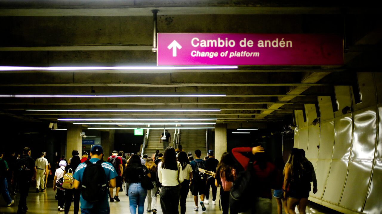 Metro de Santiago informa cierre de estaciones en Línea 6
