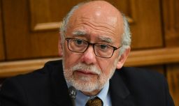 Senador Iván Flores cuestiona posible participación de la DC en el cónclave oficialista: “¿Vamos a hacer una catarsis de todo lo malo que se hizo o de las incompetencias que hubo?”