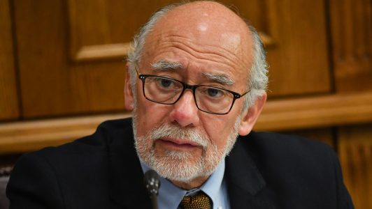 Senador Iván Flores cuestiona posible participación de la DC en el cónclave oficialista: “¿Vamos a hacer una catarsis de todo lo malo que se hizo o de las incompetencias que hubo?”