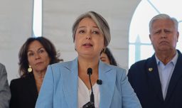 “Me quedo en el Partido Comunista”: Jara confirma que seguirá en el PC tras haber pausado su militancia