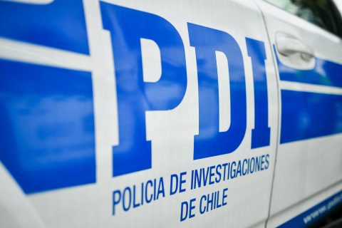 Funcionario de la PDI frustró intento de robo a conductor de aplicación en Puente Alto: Usó su arma de servicio
