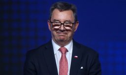 Ministro Barros y el despliegue de las FF.AA. en la macrozona sur: “No es su rol apoyar el control del orden público. Deberían ir poco a poco retirándose”