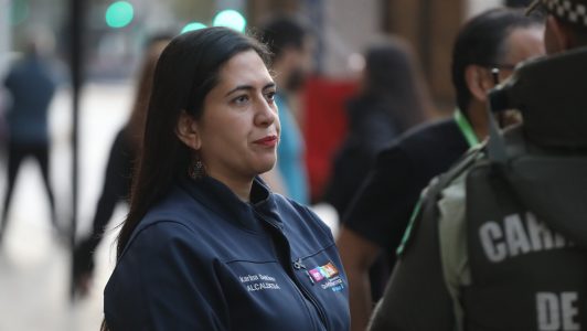 Formalizan como encubridor de homicidio a conductor del camión que dejó un cadáver frente al domicilio de la alcaldesa Karina Delfino (PS)