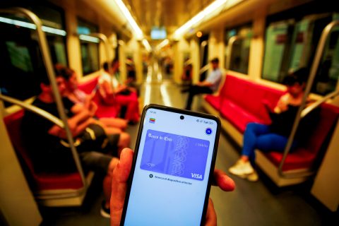 Pago sin contacto en Metro supera las 1,6 millones de transacciones en su primer mes de implementación