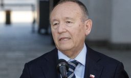 Gobierno descarta cambios en feriados irrenunciables en medio de debate por Viernes Santo