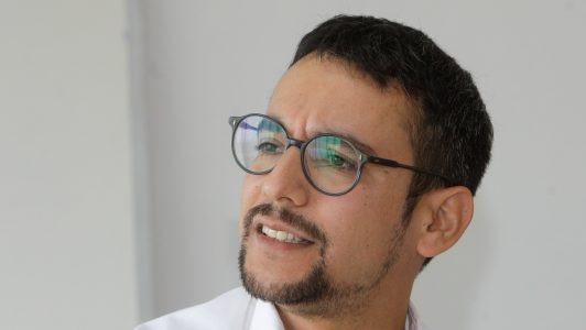 "$20 millones por tu cabeza": Alcalde de Peñalolén denuncia amenazas de muerte por demolición de narcocasas en la comuna