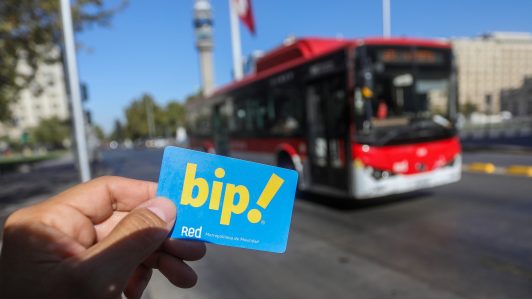 Senado aprueba proyecto que busca aumentar sanciones por evasión del pago en el transporte público