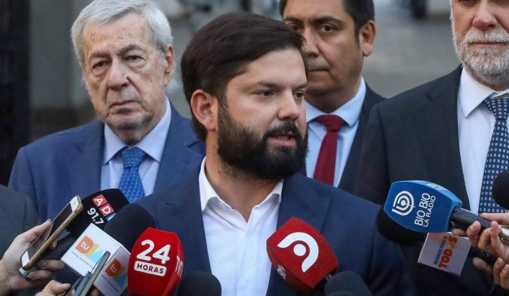 Kast suspende reunión en La Moneda por polémica con cable chino Kast suspende reunión en La Moneda por polémica con cable chino