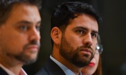 Senador Diego Ibáñez (FA): “Habrían varios puentes rotos” con el Gobierno de Kast si no respalda candidatura de Bachelet