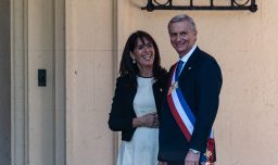 Pia Adriasola sorprende cantando Chile Lindo en el "Champion de Chile", la Final Nacional de Rodeo